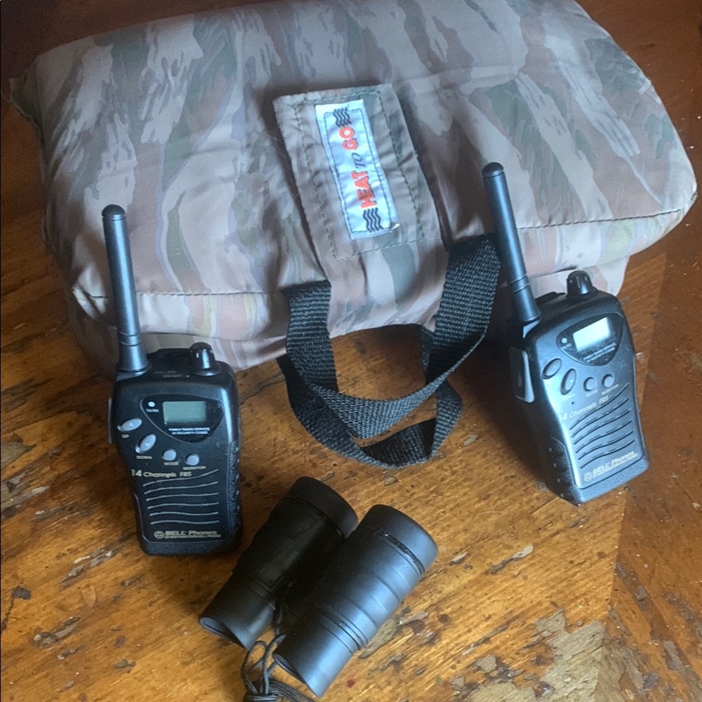 Bundle Black Two-Way walkie talkie LCD Display binocular and heat seat for one - Picture 2 of 9